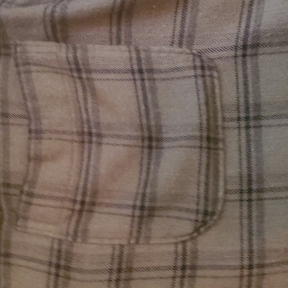 Hollister Check Flannel Boyfriend Shirt. Extra Small. Khaki Stripe/greenish gray - Picture 4 of 9